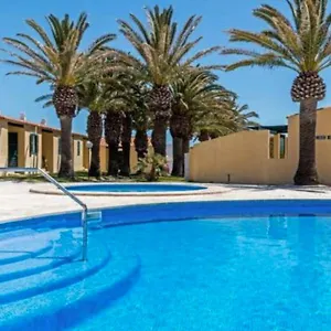 Apartamento con piscina y terraza en Ciutadella, Cala en Blanes Apartamento
